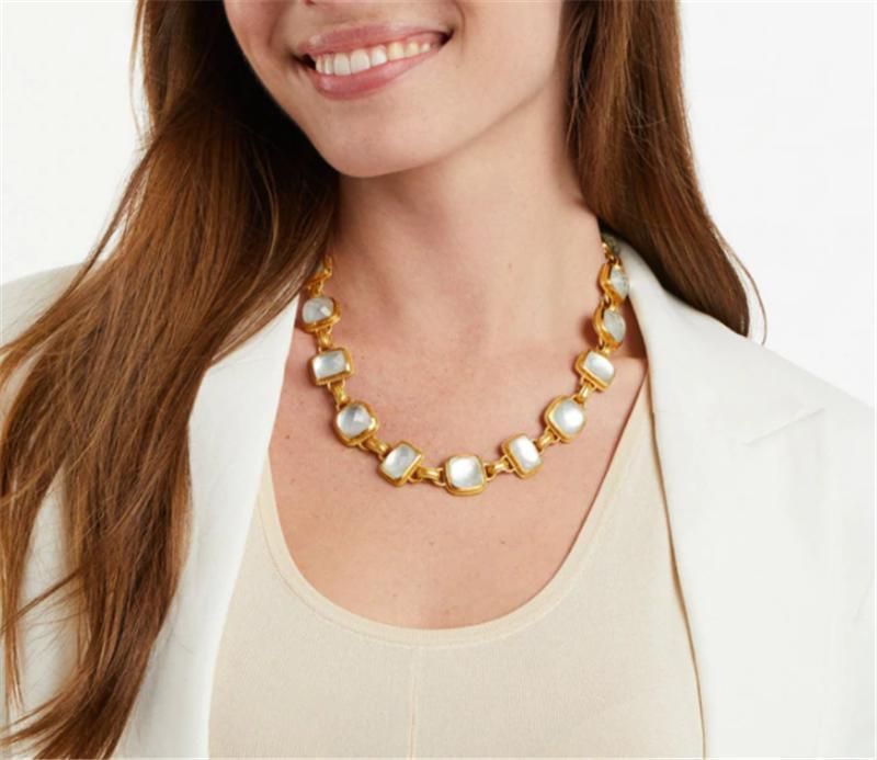New Arrival Gold Plated Fashion Jewelry Alloy Statement Necklace with Good Quality Square and Rectangle Gemstone/Resin Stone Women Necklacestatement Necklace