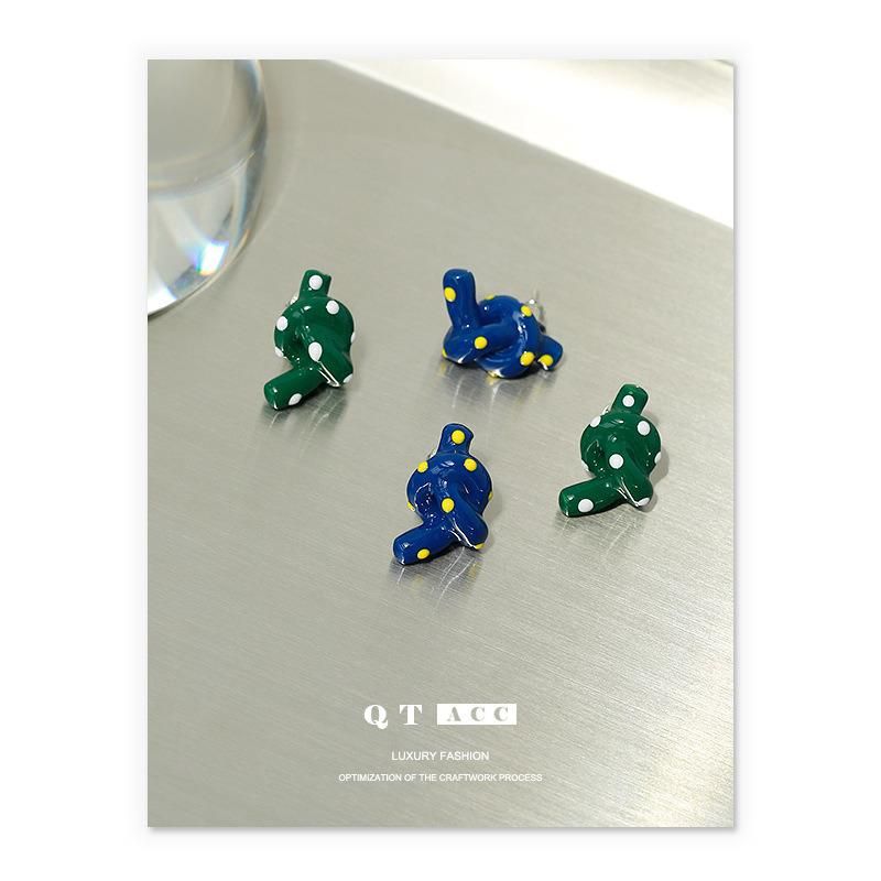 Fashion Oil Drip Japanese Cute Little Fresh Polka DOT Earrings Jewelry