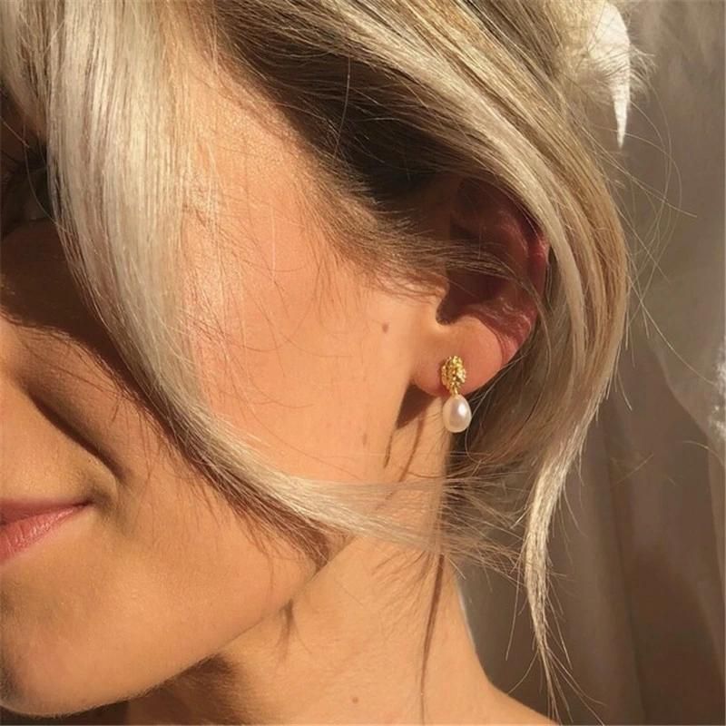 New Fashion 18K Gold Plated Irregular Baroque Artificial Pearls Ear Organic Finish Pearl Drop Earrings with Textured Alloy for Women