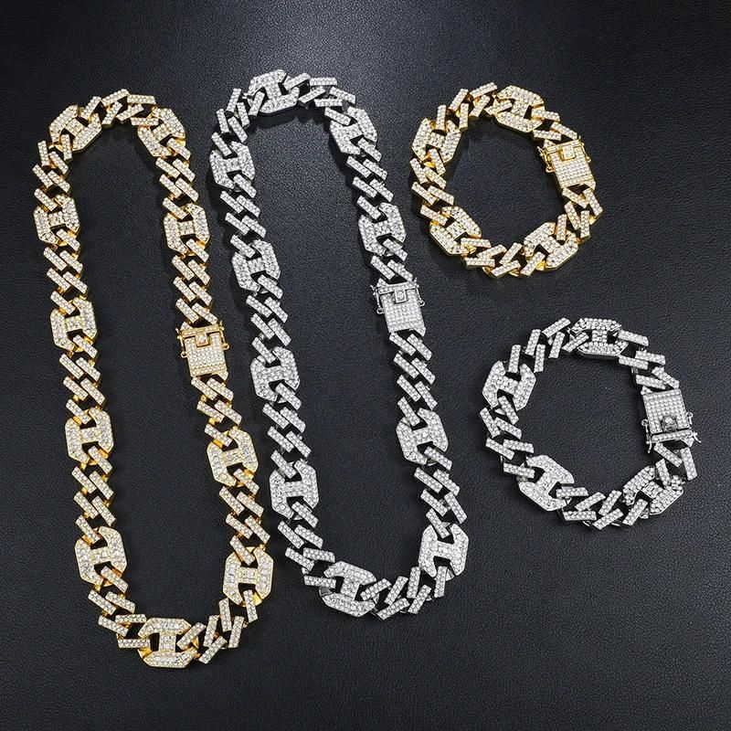 Creative Fashion Designed Brass Necklace with Zinc Alloy