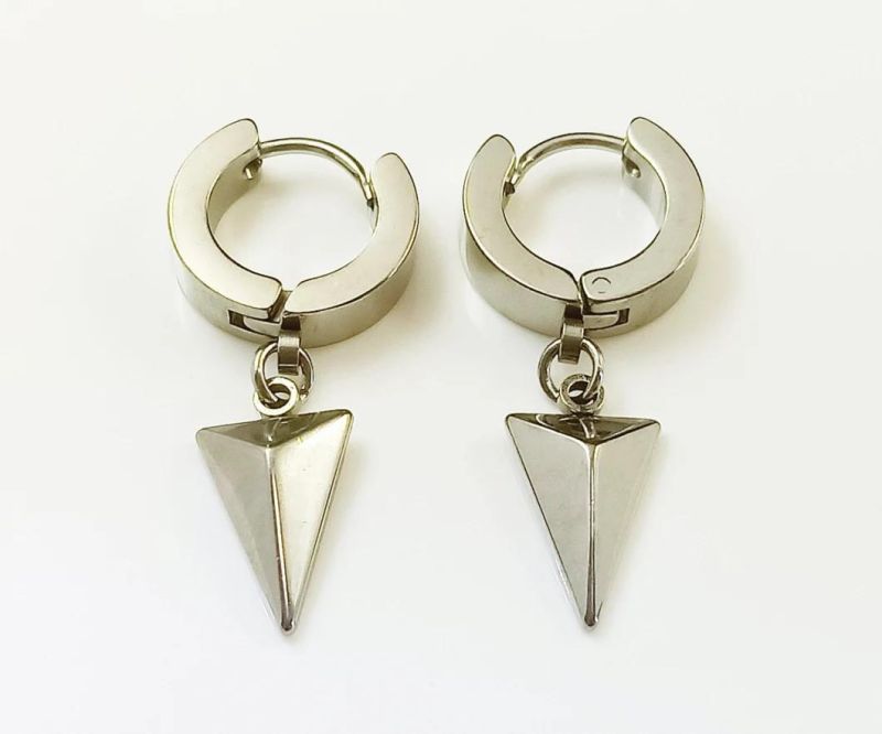 Temperament High-End Simple Retro Stainless Steel Titanium Ear Buckle Earrings European and American Personality IP 18K Gold Triangle Pendant Earrings Er0026