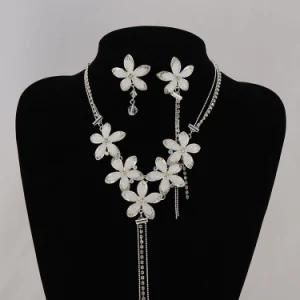Fashion Rhinestone Alloy Crystal Necklace Jewelry Set