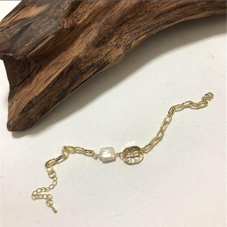 Fashionable and Elegant Geometric Natural Pearl Bracelet Jewelry