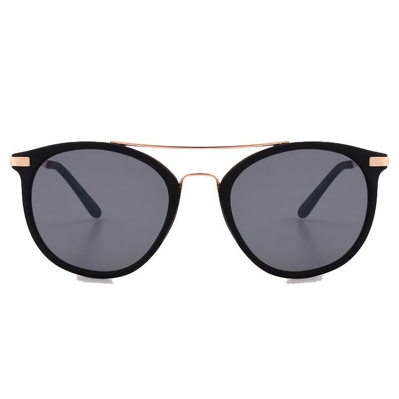 2018 Hot Selling Fashion Sunglasses with PC and Metal