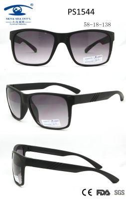 Latest Classical Style Sale Well Frame Plastic Sunglasses (PS1544)