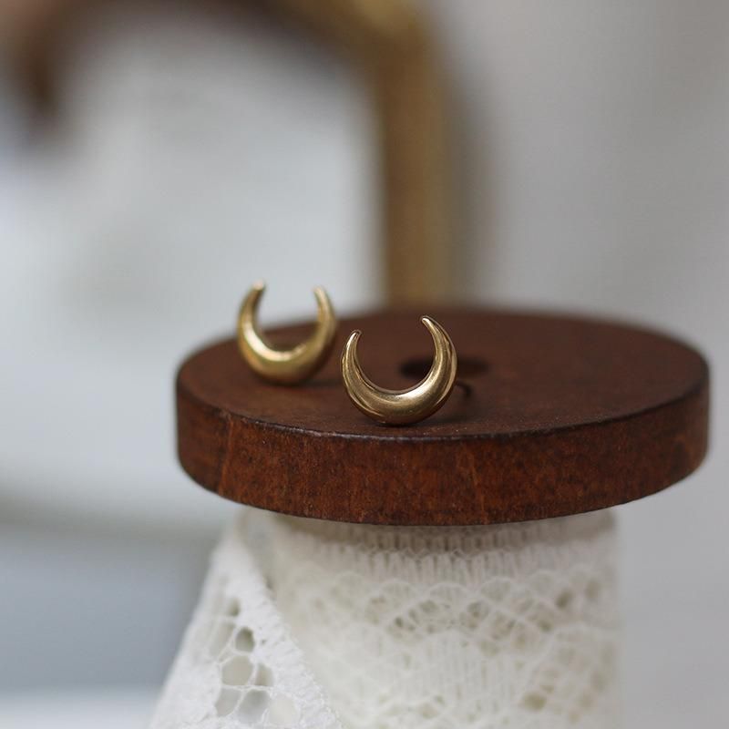 Fashion Moon Goddess Titanium Steel Small Cute Cow Horn Stud Earrings