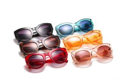2020 Ready Made Modern Women Fashion Sunglasses with Diamonds