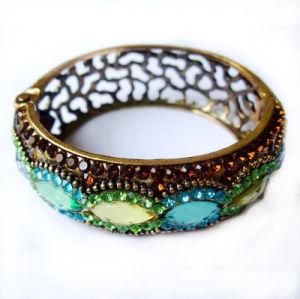 Casting Bangle With Colorful Crystal (SS15320BA)