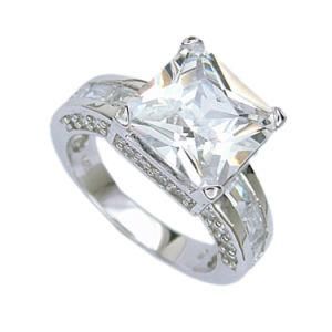 Amazing White Topaz Gemstone 925 Sterling Silver Women Ring