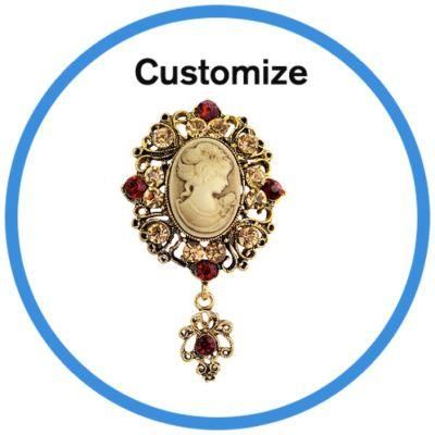 Custom Bouquets Women&prime;s Metal Badge Queen Brooch Retro Flower Cc Crystal Pin Brooch