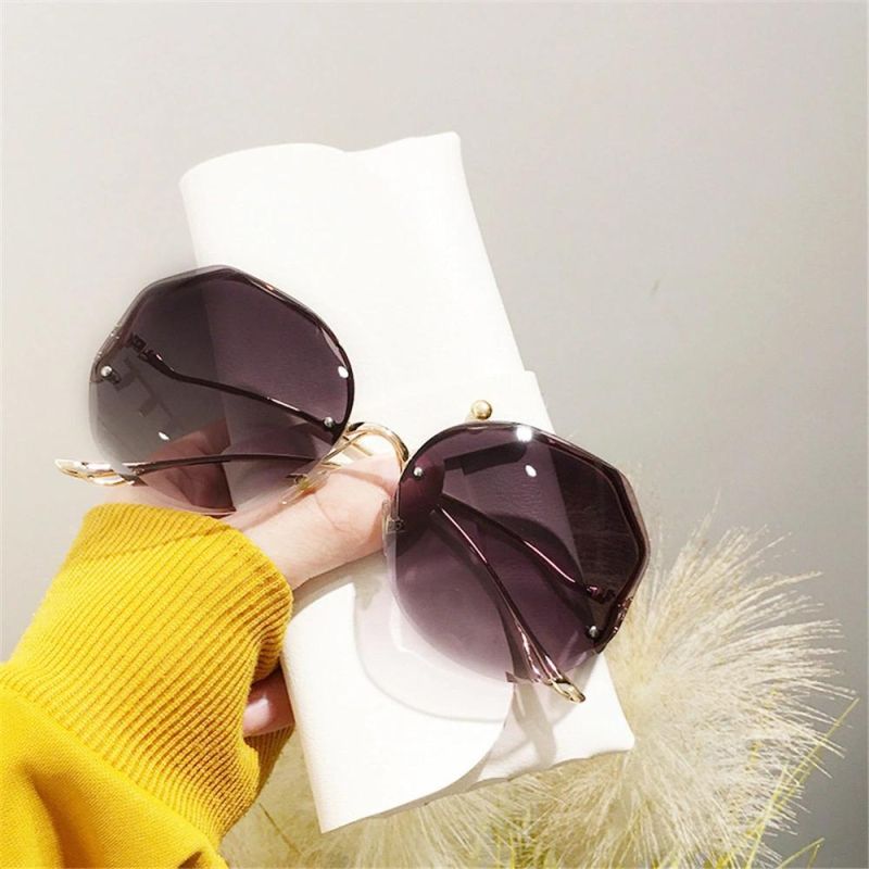 2022 Fashion Tea Gradient Sunglasses Women Ocean Water Cut Trimmed Lens Metal Curved Temples Sun Glasses Female UV400