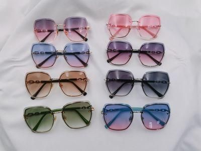 2021 New Fashion PC Lens Sunglasses for Women Retro Style Big Frame Anti-UV400 Discoloration Sunglasses