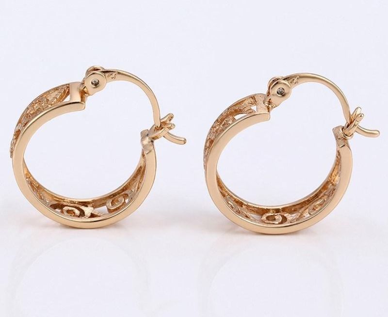 Fashion 2022 New Arrival 18K Gold Plated Huggies Earring for Lady