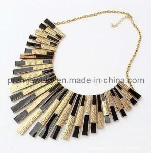 Spring Summer Necklace Adjustable Chains Plated with Gold Oblong Pendants Black Color