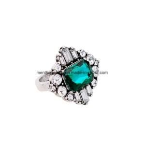 Elegant Retro Alloy Crystal Inlaid Emerald Women&prime;s Ring Rhinestone Studded Fashion Jewelry