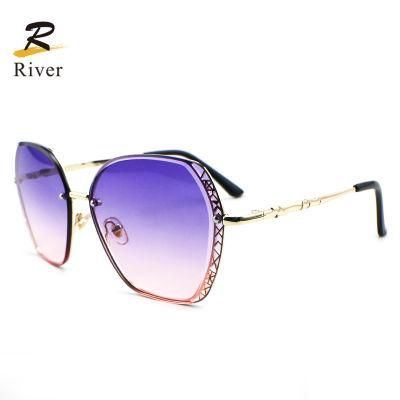 New Light Wholesale Custom Logo Metal Frame Women Sunglasses