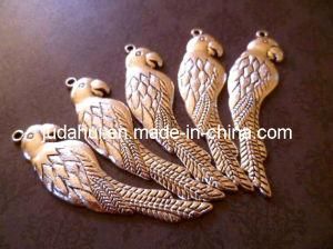 Antique Silver Tone Parrot Charm Pendants (KJL-CP5004)