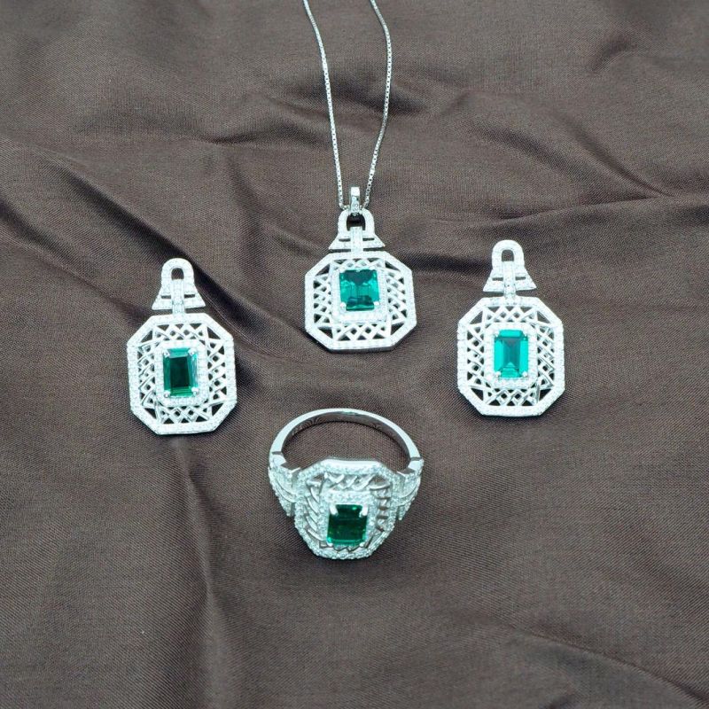 Fashion Silver Jewelry/Fine Jewellery Gemstone Earring with Created Emerald for Wedding