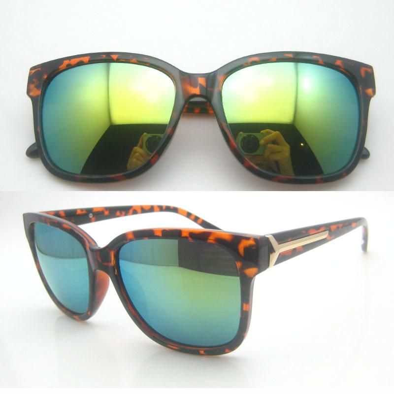 Best Selling Fashion Design Plastic Sunglasses for Man