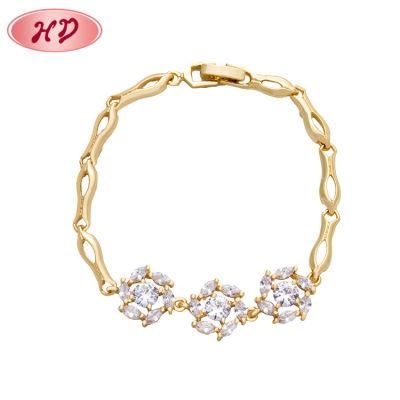 Last Design with Women Zircon Jewelry Lucky Leaf Shape Crystal Infinite Charming Bracelet