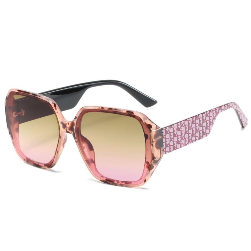 2020 Ready Made Plastic Fashion Sunglasses with Patterns