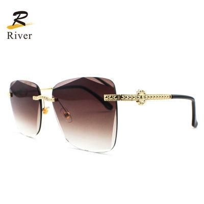 Hot Selling Custom Logo Wholesale Diamond-Encrusted Metal Frame Women Sunglasses