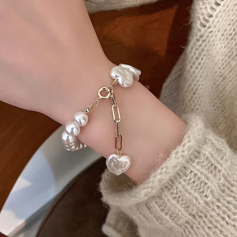 Irregular Pearl T-Buckle Bracelet French Fashion Design Retro Love Bracelet