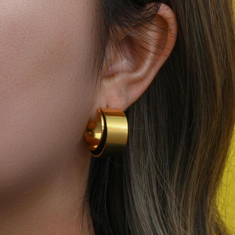 Factory Customized Fashion Jewelry Fashion Personality Ins Temperament Earrings Jewelry Women′s Stainless Steel 18K Gold Plated Double-Layer Wide Smooth Earring
