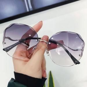 2021 New Fashion Women Metal Frame Vintage Irregular Sunglass