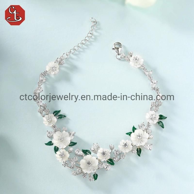 2022 hot sale jewelry green leaf enamel natural shell flower bracelet for women