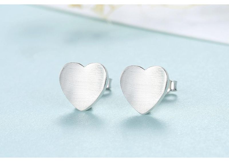 Golden or Sliver Ear Studs Heart Design for Girls