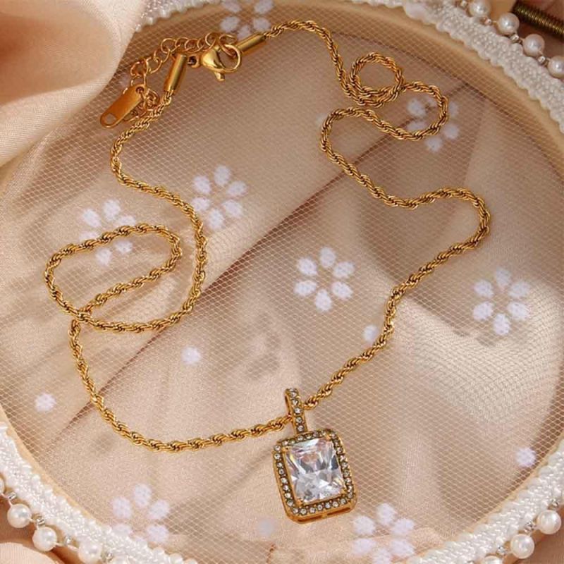 Gold Chains Manufacturers Custom Fashion Jewelry High Quality Non Fade 18K Gold Plated Stainless Steel Diamond Zircon Woman Jewelry Necklace