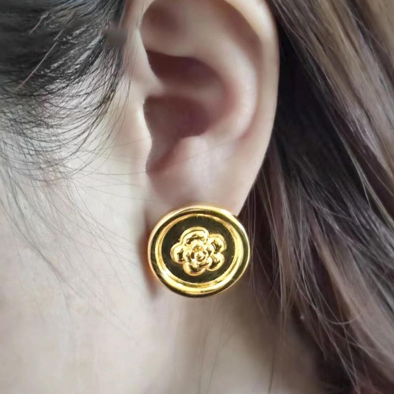 Front Flower Design Negative Head Shape Copper Earring