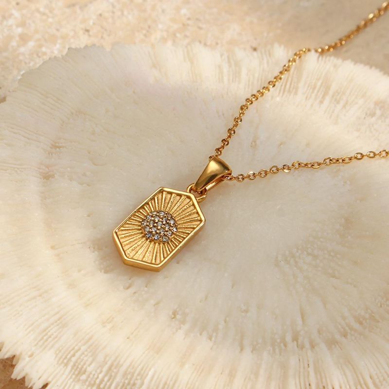 Factory Customized Fashion Jewelry Ins Fashion Simple Temperament Versatile Collarbone Chain Female Stainless Steel Zircon Hexagon Brand Pendant Necklace