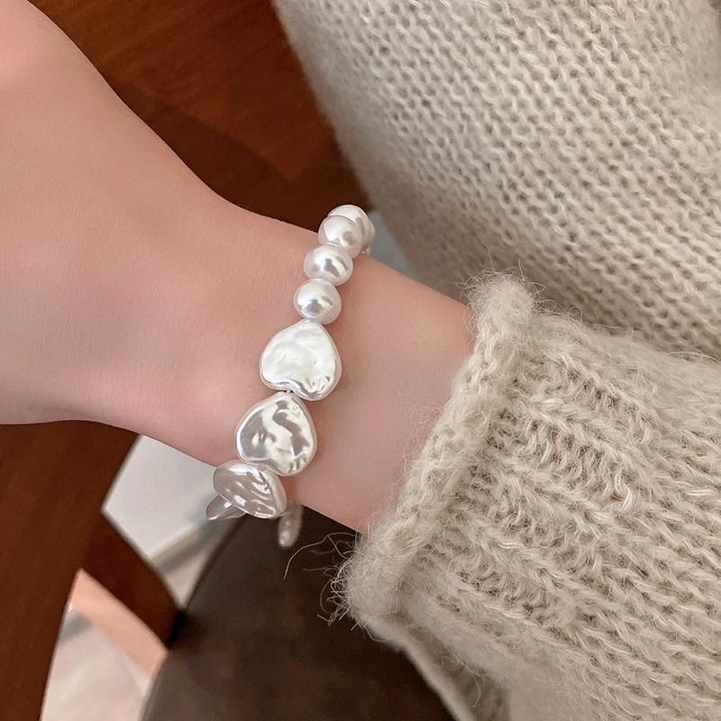 Irregular Pearl T-Buckle Bracelet French Fashion Design Retro Love Bracelet