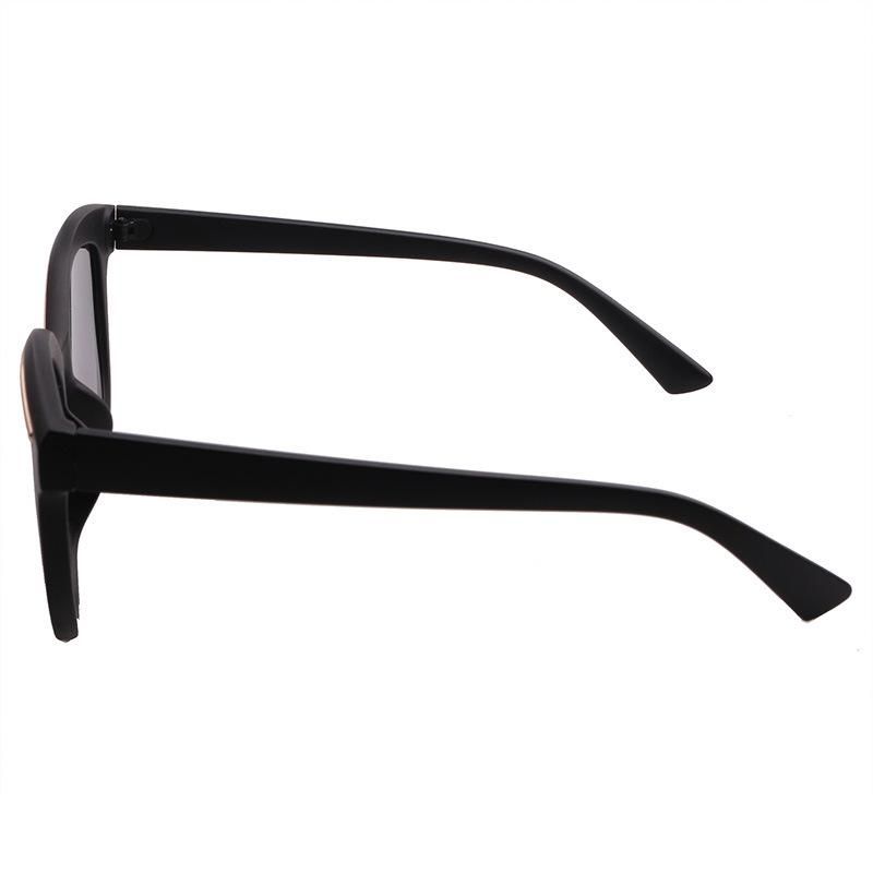 2020 Trendy Fashion Sunglass with Metal Decoration