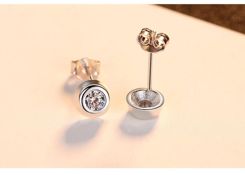 Fashion Jewelry Round Silver Earring Stud with Ctystal Stones
