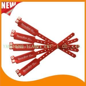 Custom Entertainment Vinyl Plastic Wristbands Bracelet Bands (E6060B3)