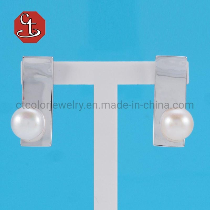 Wholesale Fashion Jewelry Elegant Women Earrings 925 Silver & Natural Pearl Earrings Jewellery