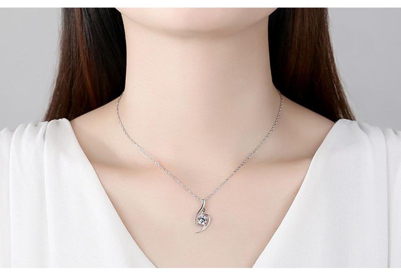 Cubic Zircons & Note Effection Conch Pendant Necklace