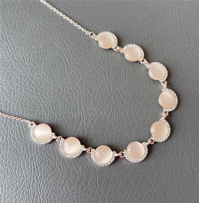 Fashion Necklace in Rose Gold Plated with Round Shape Cat Eye Crystal Glass Geometric Statement Necklace for Women Lady Girl or Party