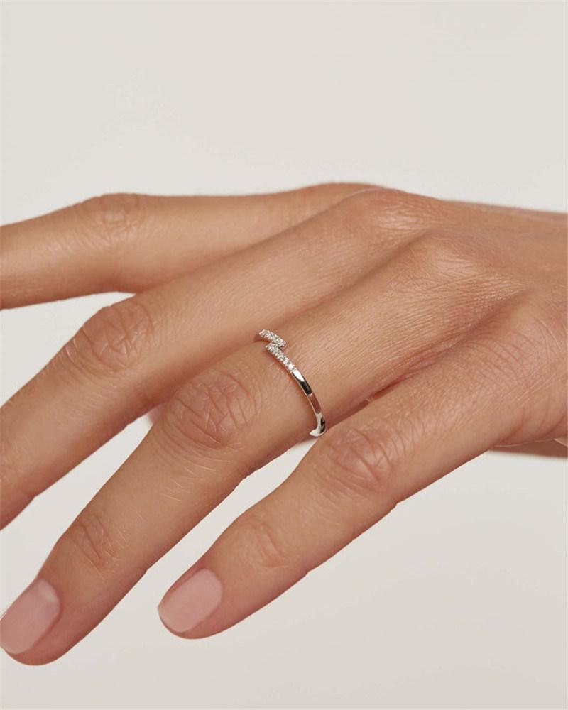 Custom Brass Alloy with Crystal Diamonds Ring and in 18K Gold Plated Cross Ring Women Jewelry