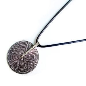 Casting Round Pendant Necklace (SS15380NA)