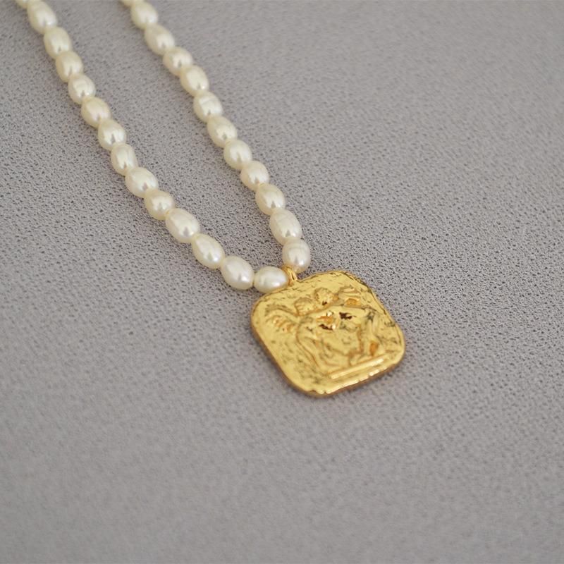 Variety Gold Coin Pendants Freshwater Rice Grains Pearls Gentle Retro Collarbone Chain Short Choker Necklace