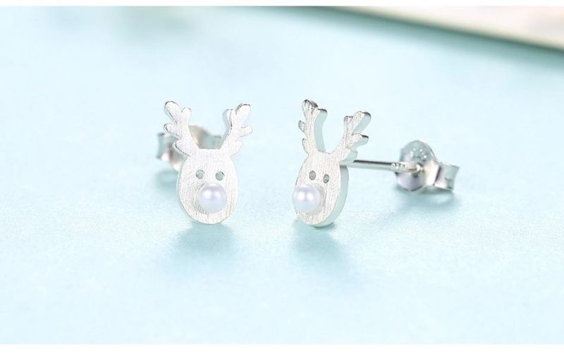 Cute Christmas Fawn Style Wear Ear Stud with Pearl