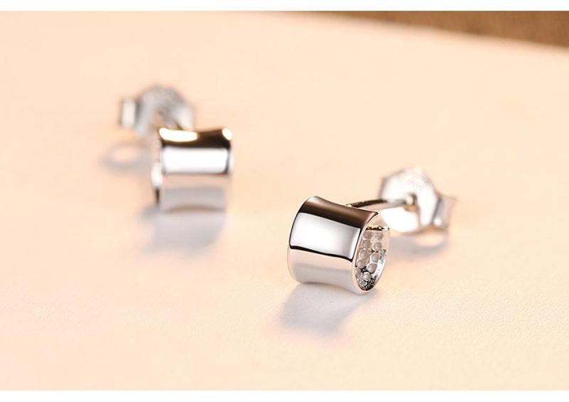 Fashion Jewelry Silver Plated Crystal Stud Earrings for Women