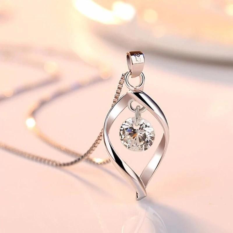Zirconia Crystal Women′s Necklace Simple and Elegant Female Accessories Gift