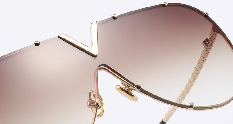 Fashion Unique Bend Temple Oversize Women Stock Sunglasses 2021