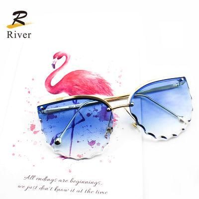 Butterfly Type Wholesale Custom Logo Trimmed Metal Frame Women Sunglasses