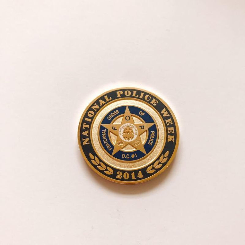 Low Price Customized for Decoration Gold Color Badge